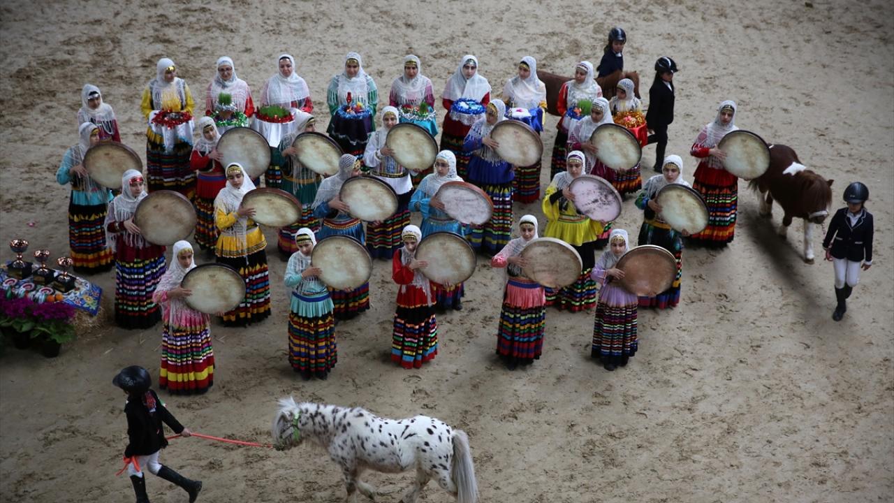 İran'da 1. Uluslararası Nevruz Kadın Oyunları 3
