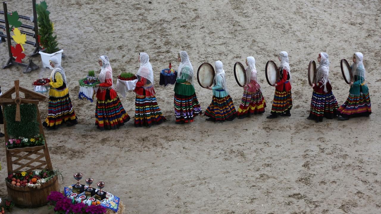 İran'da 1. Uluslararası Nevruz Kadın Oyunları 12