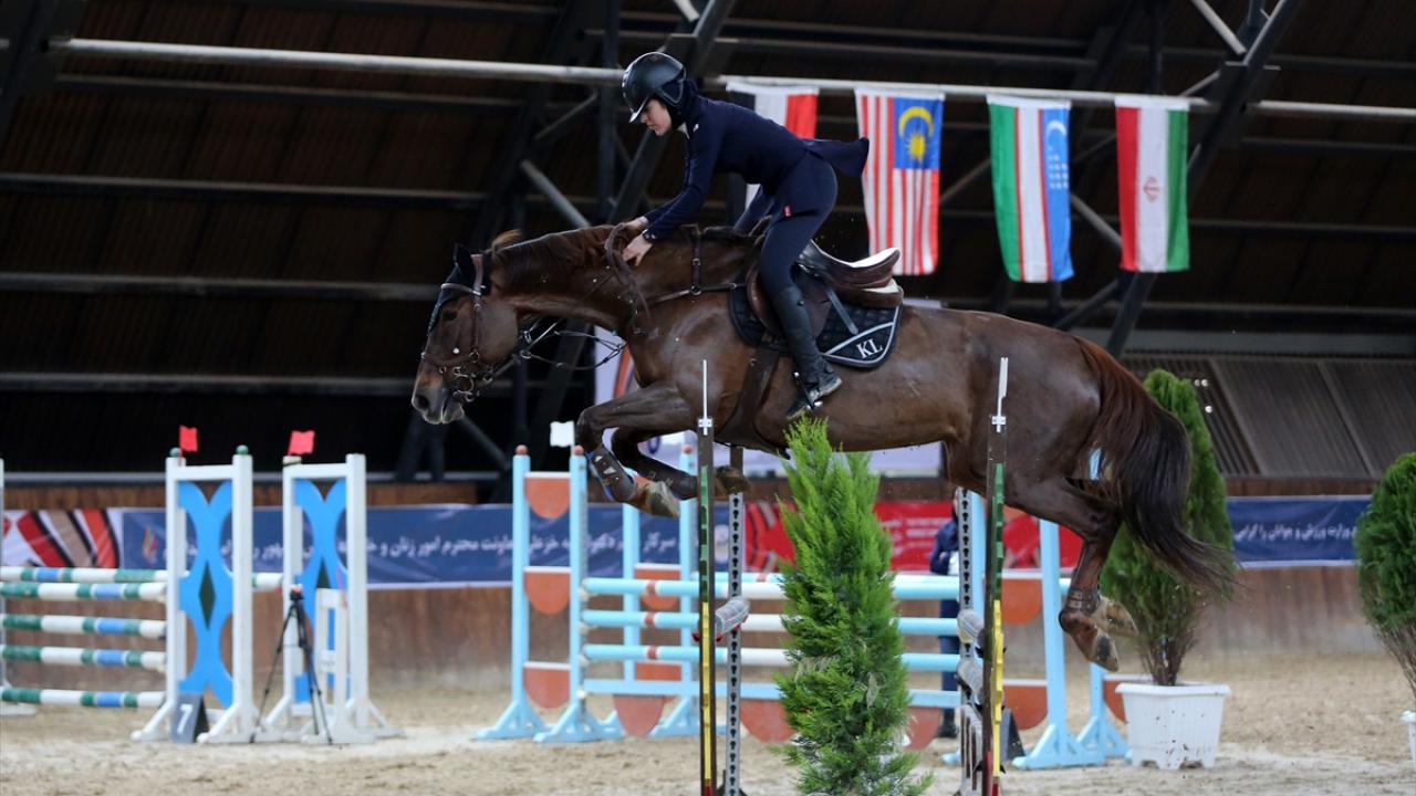 İran'da 1. Uluslararası Nevruz Kadın Oyunları 4