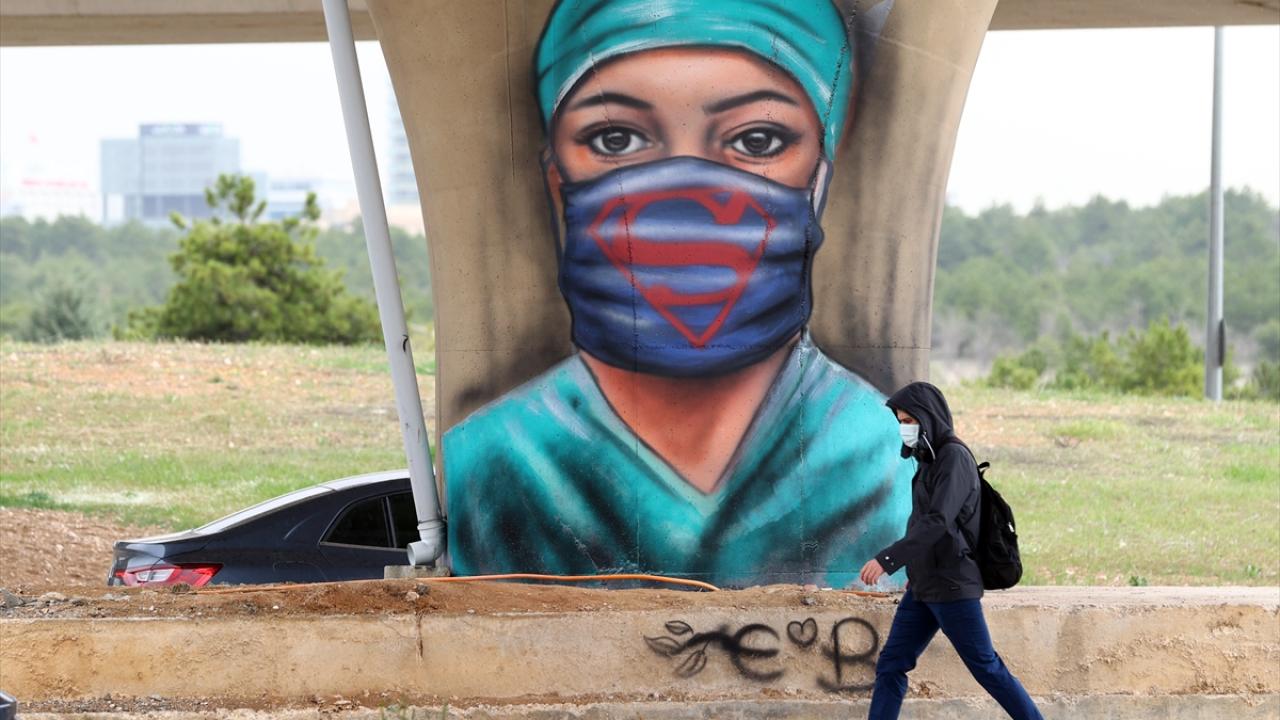 Her zaman ve her şartta vatandaşın kara gün dostu: Sağlık çalışanları 11