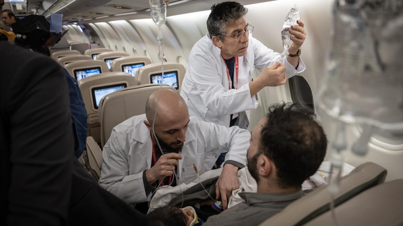 Her zaman ve her şartta vatandaşın kara gün dostu: Sağlık çalışanları 15