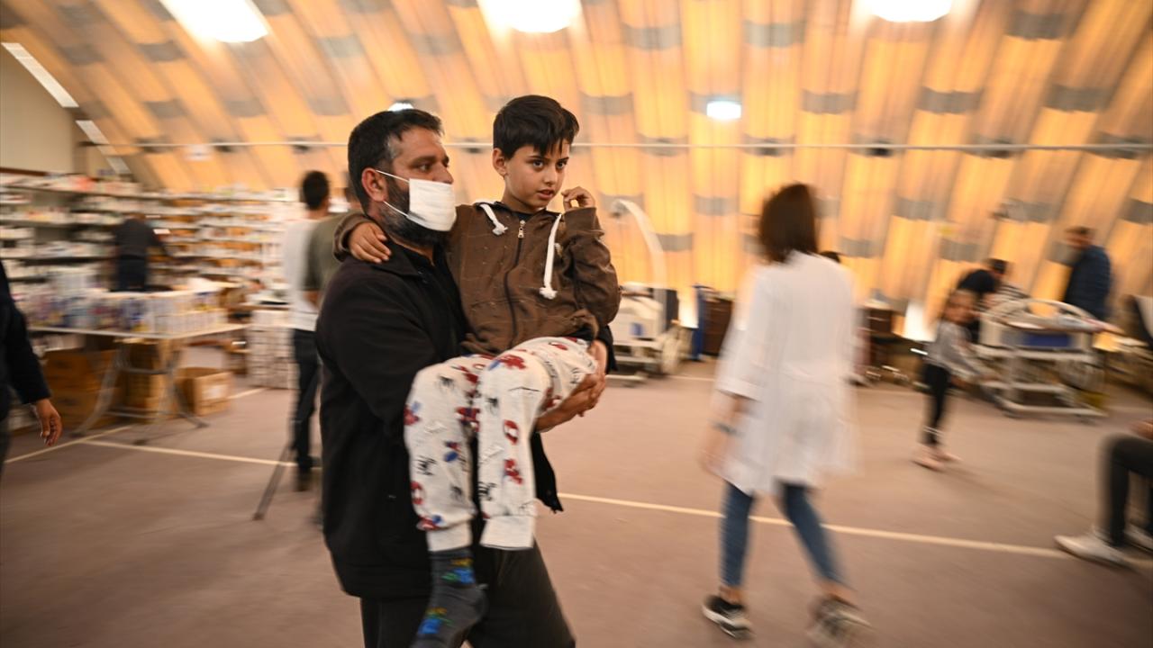 Her zaman ve her şartta vatandaşın kara gün dostu: Sağlık çalışanları 16