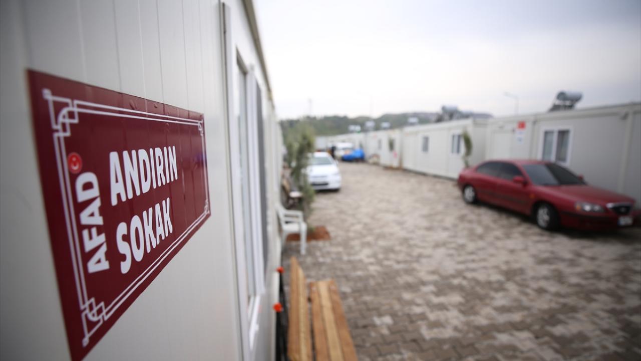 Yıkılan caddelerin isimleri konteyner kentte yaşatılıyor 2