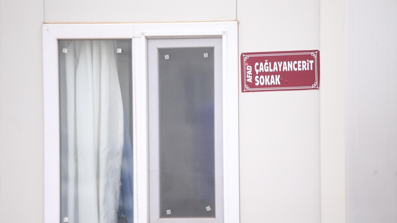 Yıkılan caddelerin isimleri konteyner kentte yaşatılıyor 5