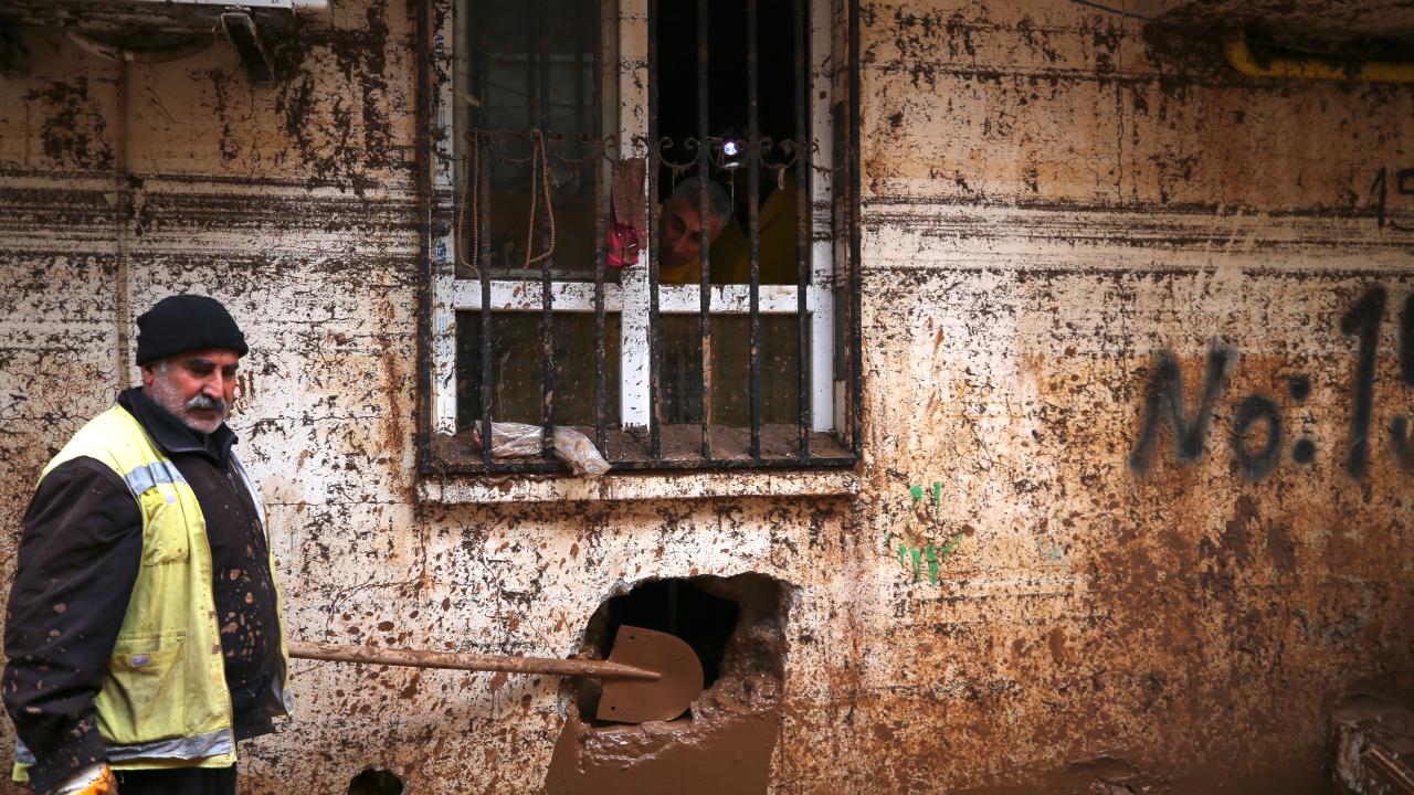 Şanlıurfa'da sel sonrası temizlik çalışmaları devam ediyor 2