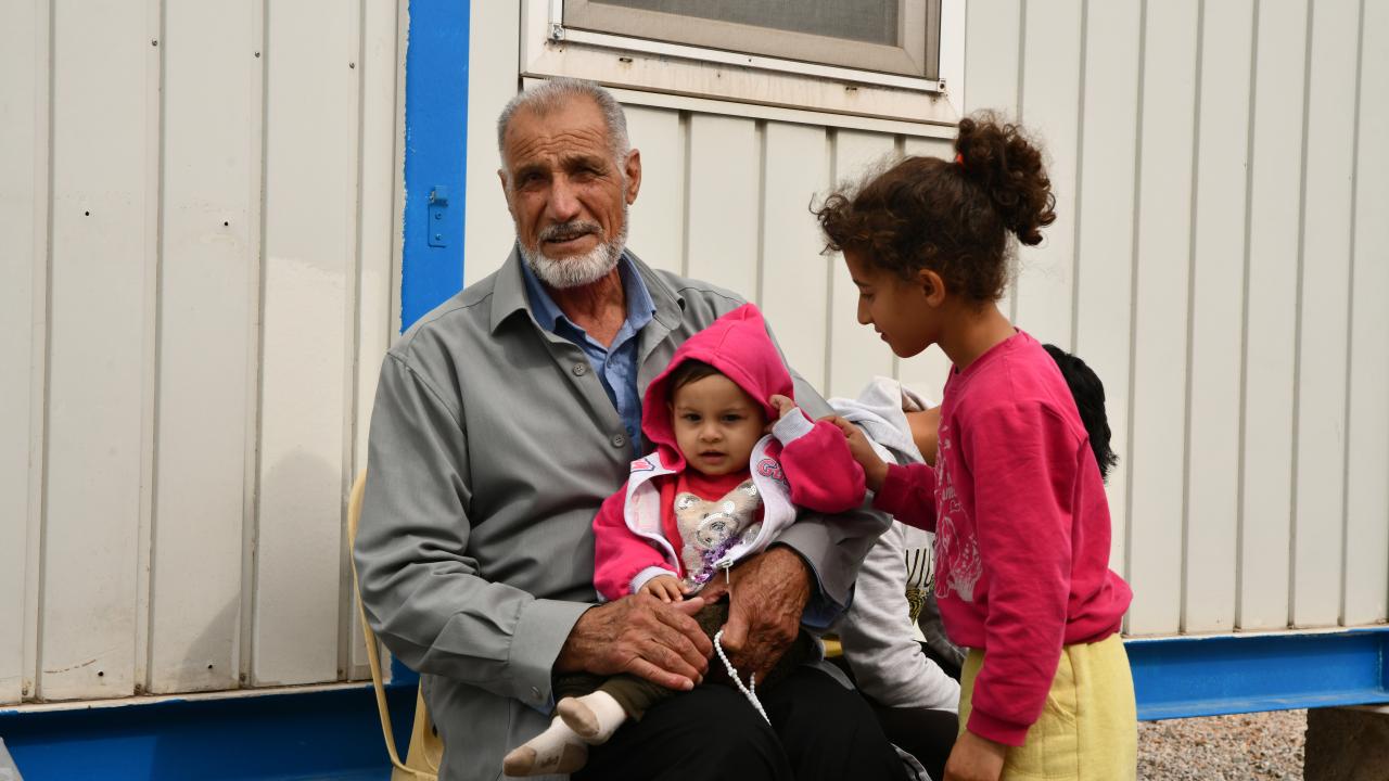 Covid-19'u yendi, önce hastanedeki patlamadan sonra da depremde yıkılan evden kurtuldu 4