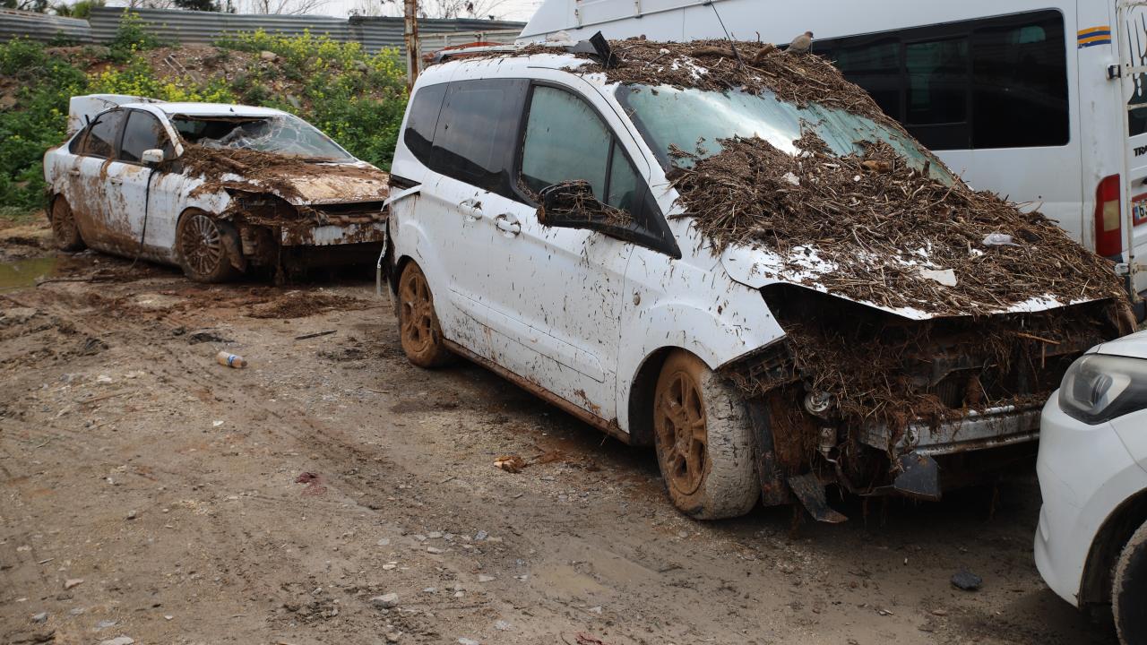 Sel sonrası otomobilini tanıyamadı! 9