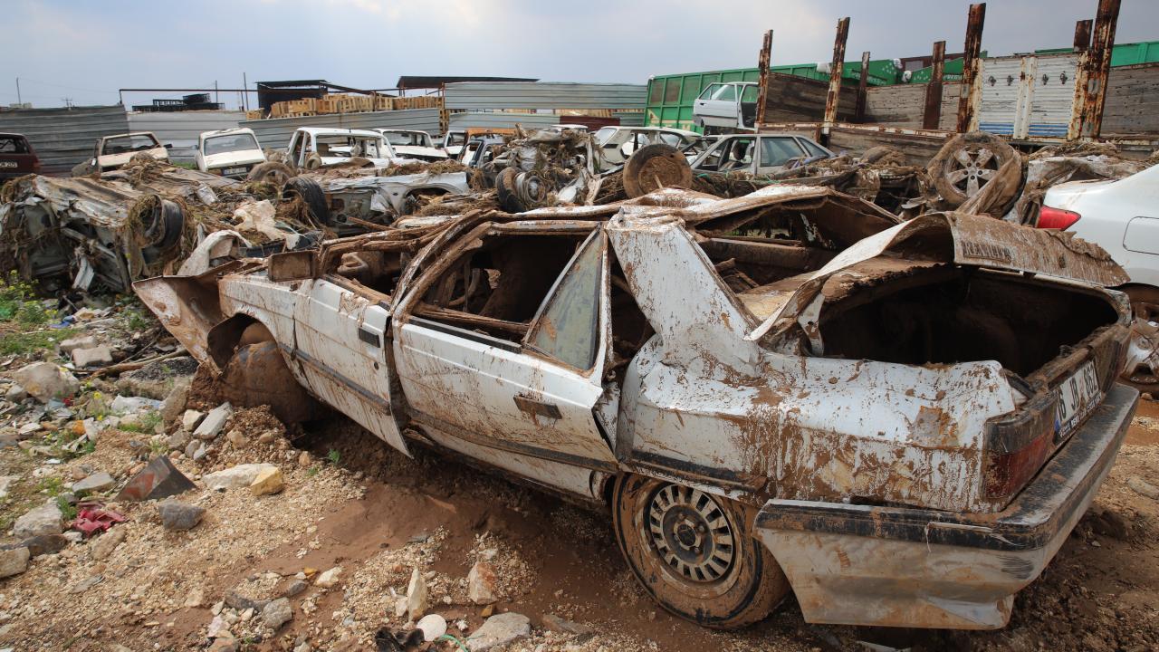 Sel sonrası otomobilini tanıyamadı! 3