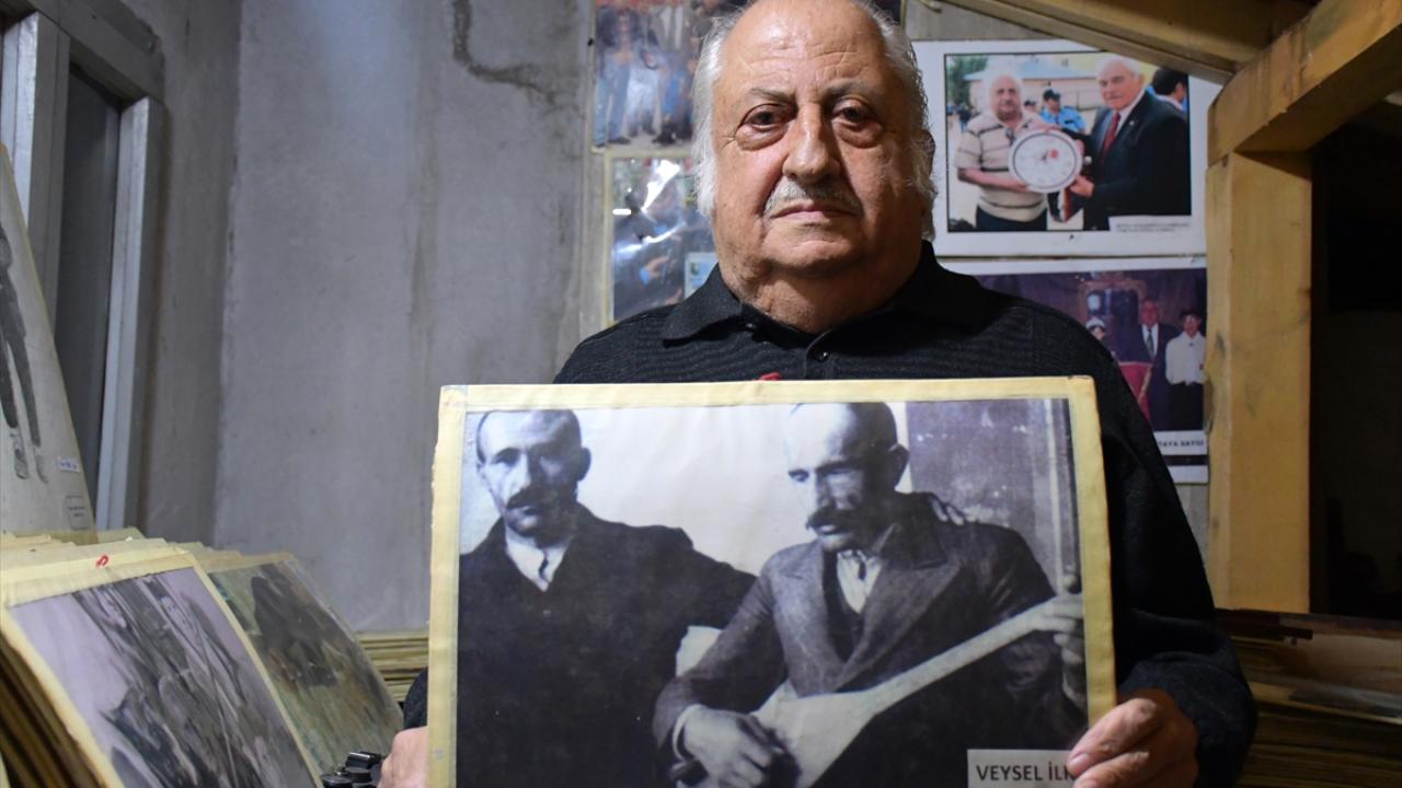 Sivaslı gazeteci arşivindeki Aşık Veysel fotoğraflarını çatı katında saklıyor 6