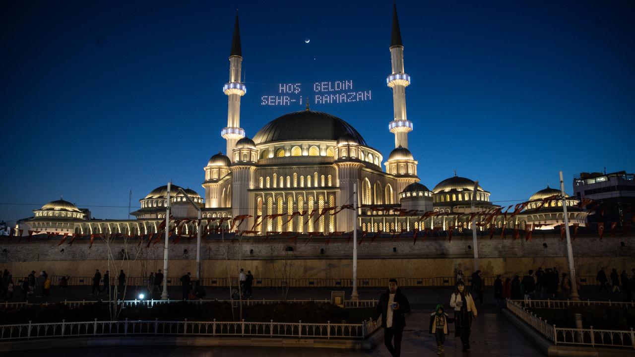 İstanbul'da ramazan ve hilal bir arada 14