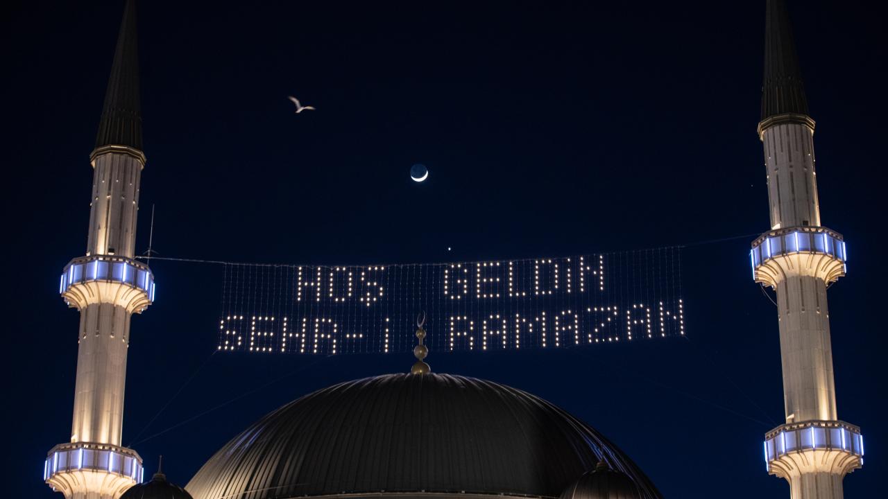 İstanbul'da ramazan ve hilal bir arada 13