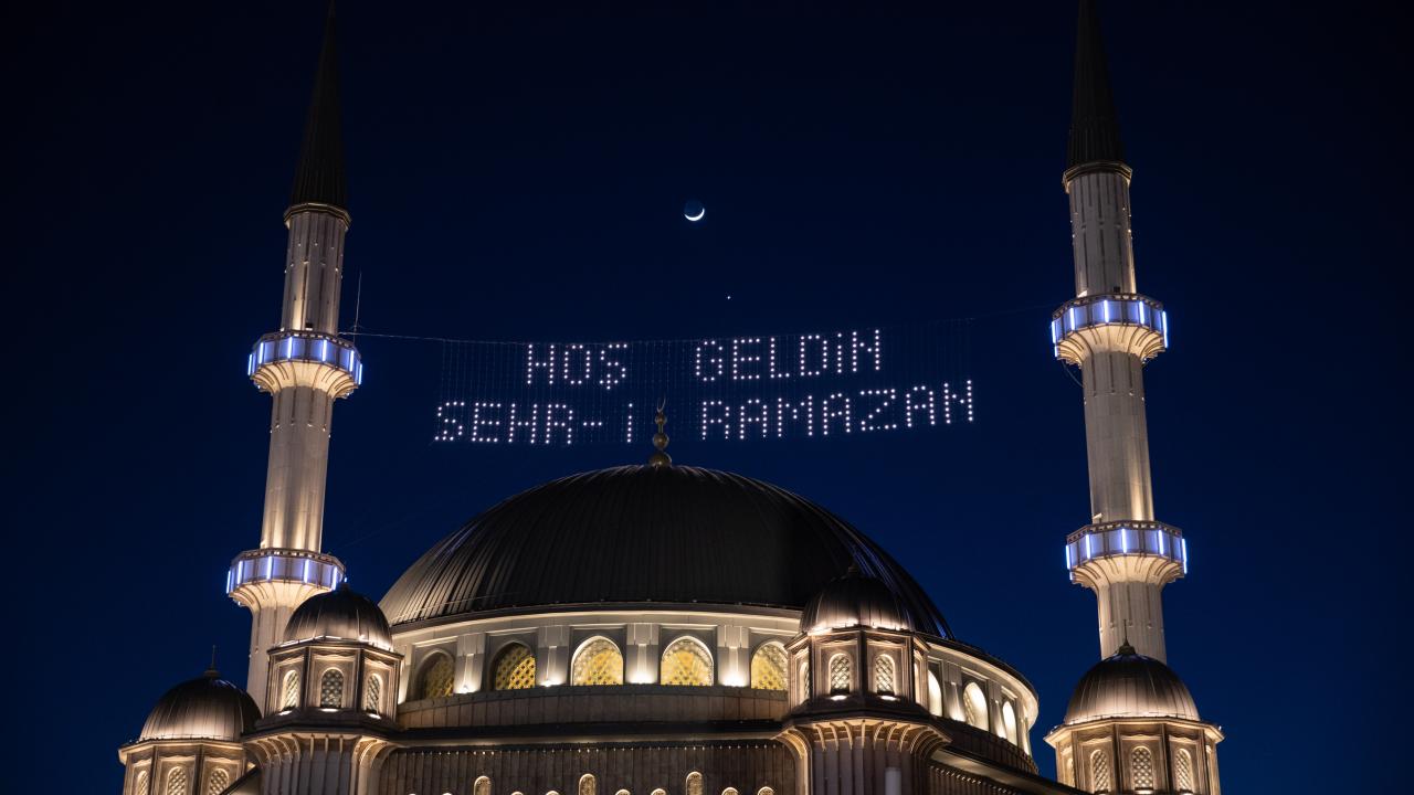 İstanbul'da ramazan ve hilal bir arada 8