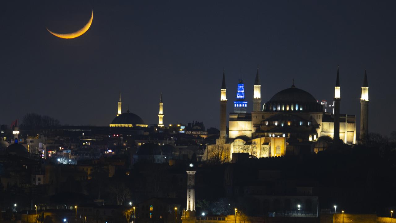 İstanbul'da ramazan ve hilal bir arada 6