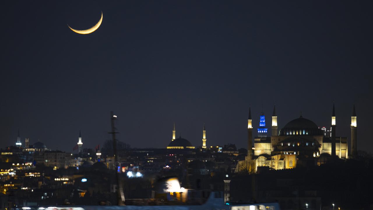 İstanbul'da ramazan ve hilal bir arada 7