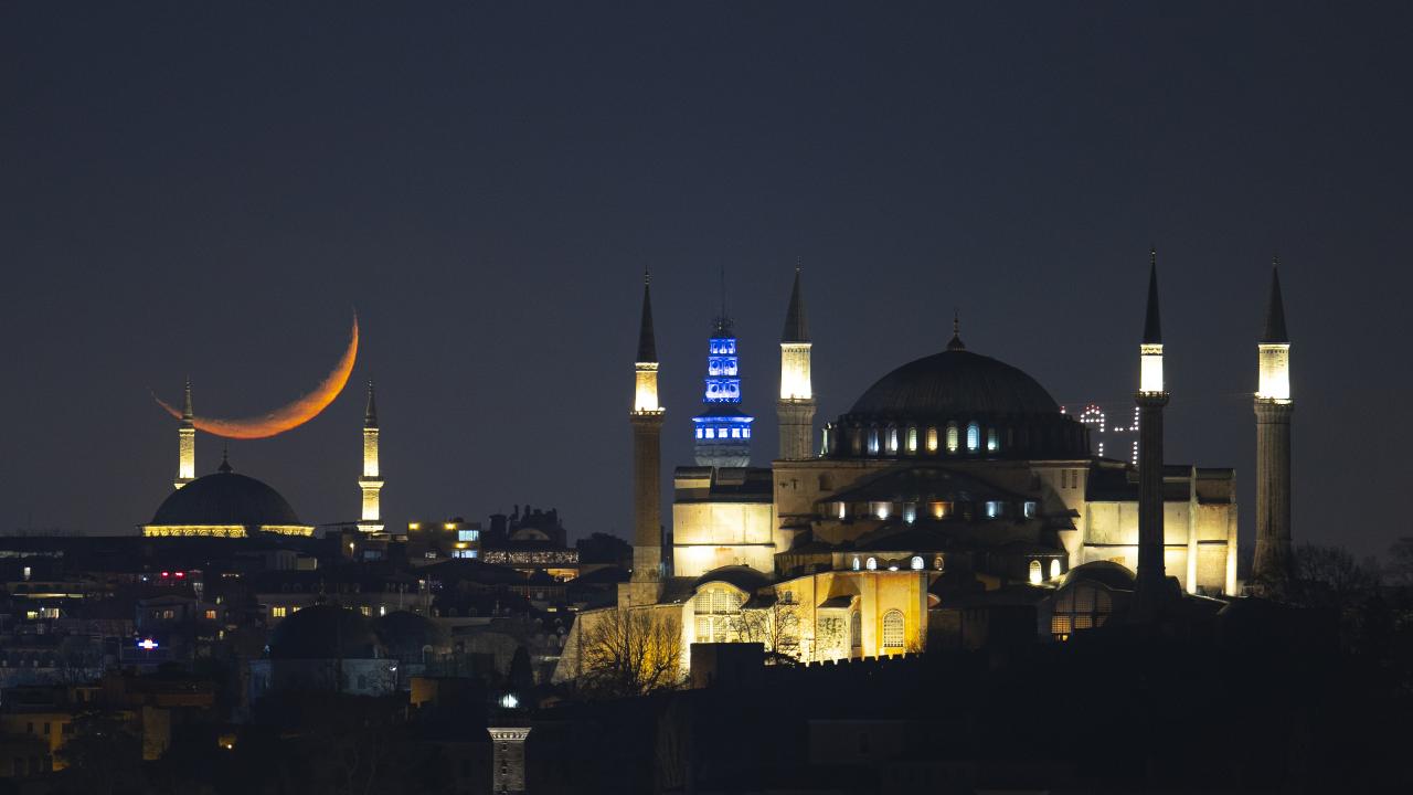 İstanbul'da ramazan ve hilal bir arada 5