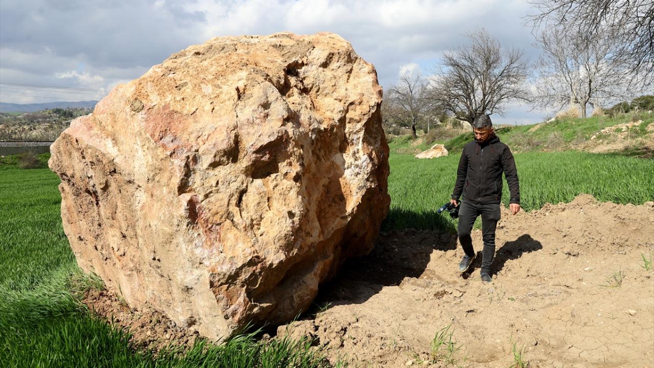 Buğday tarlasına kaya yağdı 5