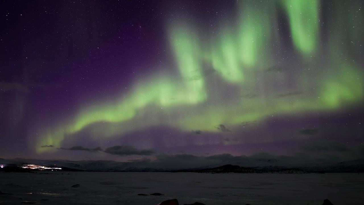 Onlar karanlık gecelerin büyülü ışıkları... 11