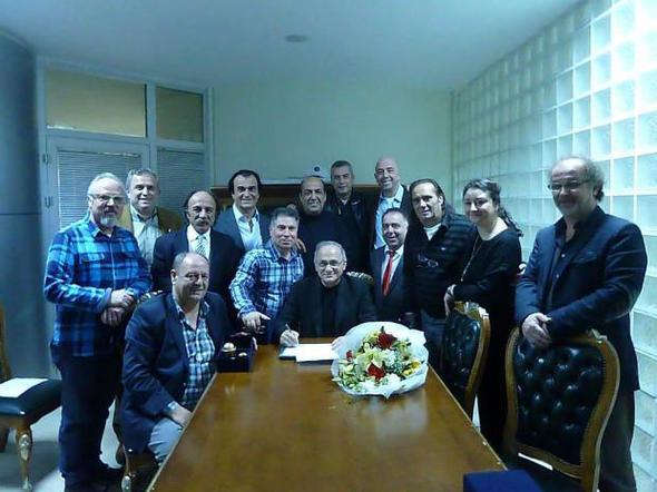 Hababam Sınıfı'nın Kıvırcık Ömer'i tahta sandalye yapıp satıyor! Eski halinden eser yok...  18