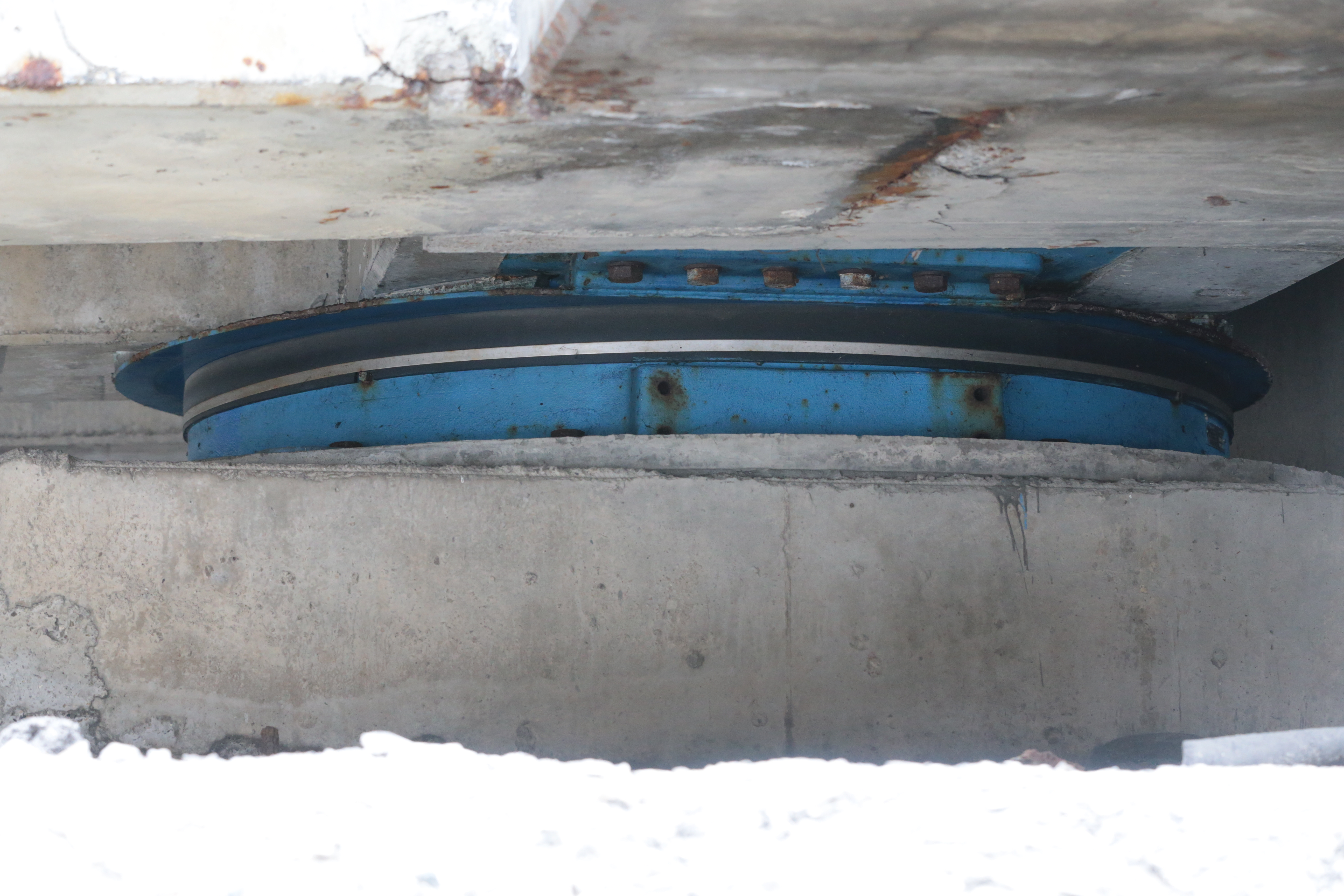 "İstanbul'un Anadolu'ya açılan kapısı" sismik izolatörlerle depremlere karşı korunuyor 3