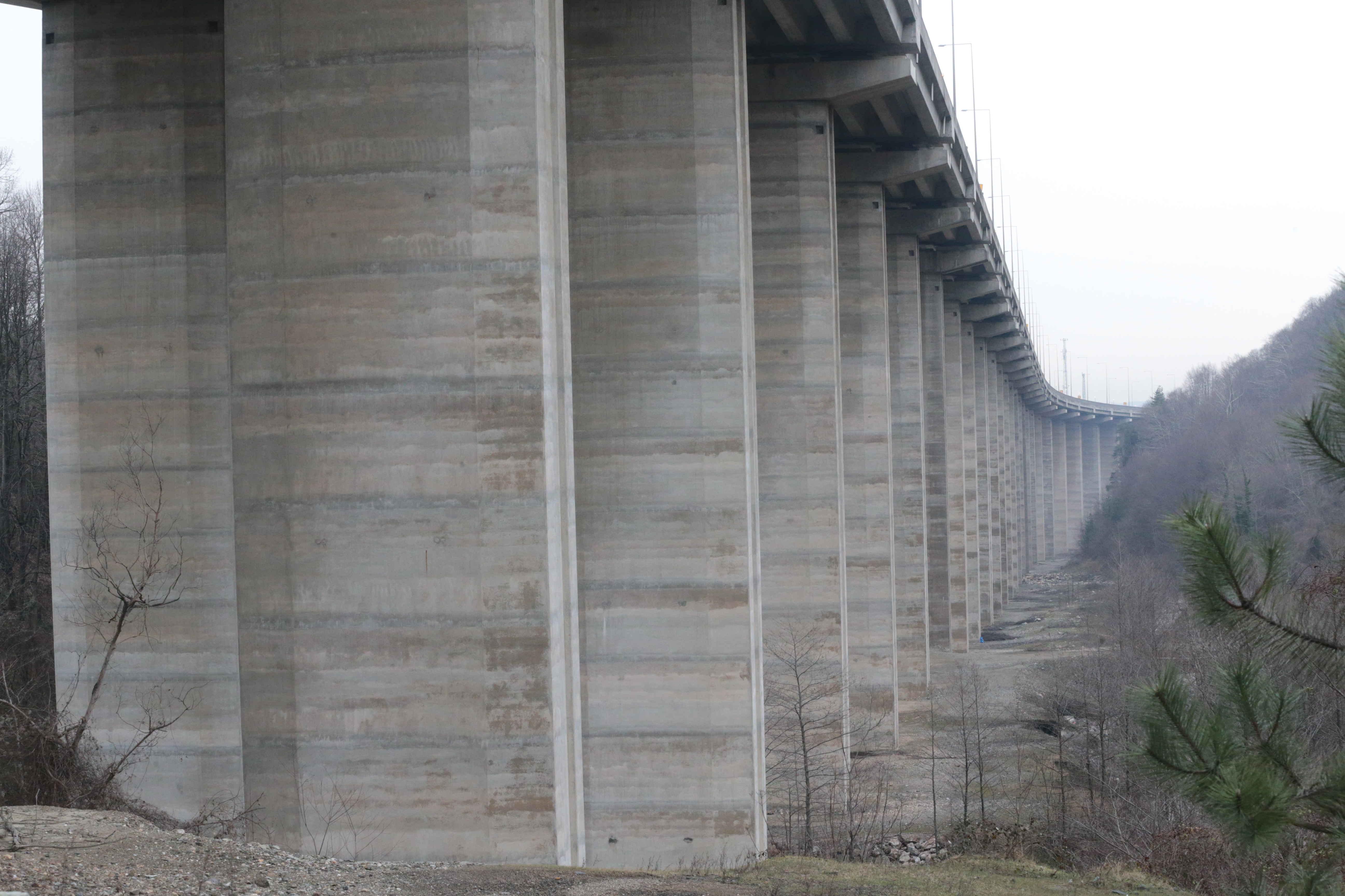 "İstanbul'un Anadolu'ya açılan kapısı" sismik izolatörlerle depremlere karşı korunuyor 9