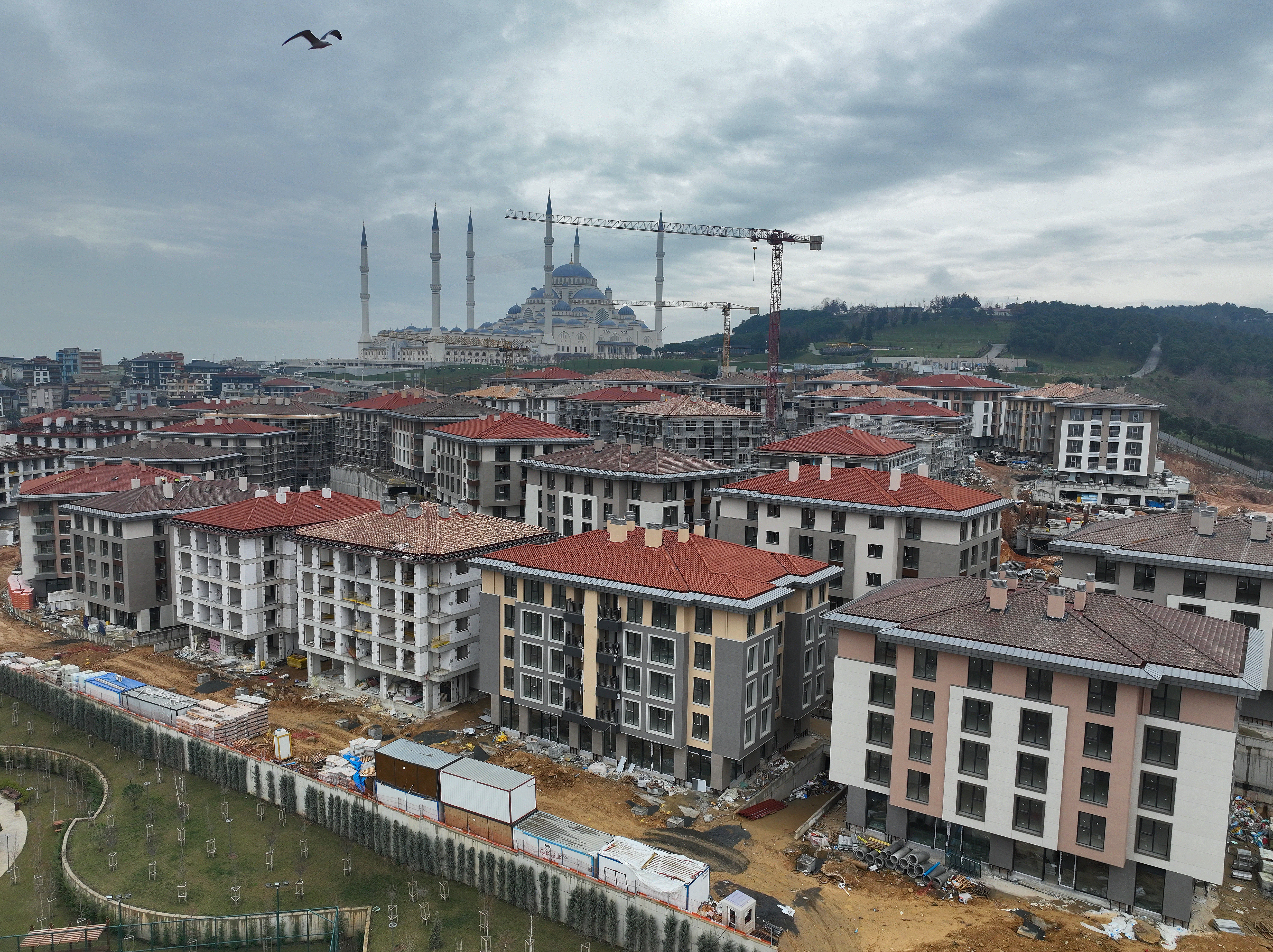 Deprem bölgesinde yapılacak konutların benzeri Üsküdar'da yıl sonunda tamamlanacak 2