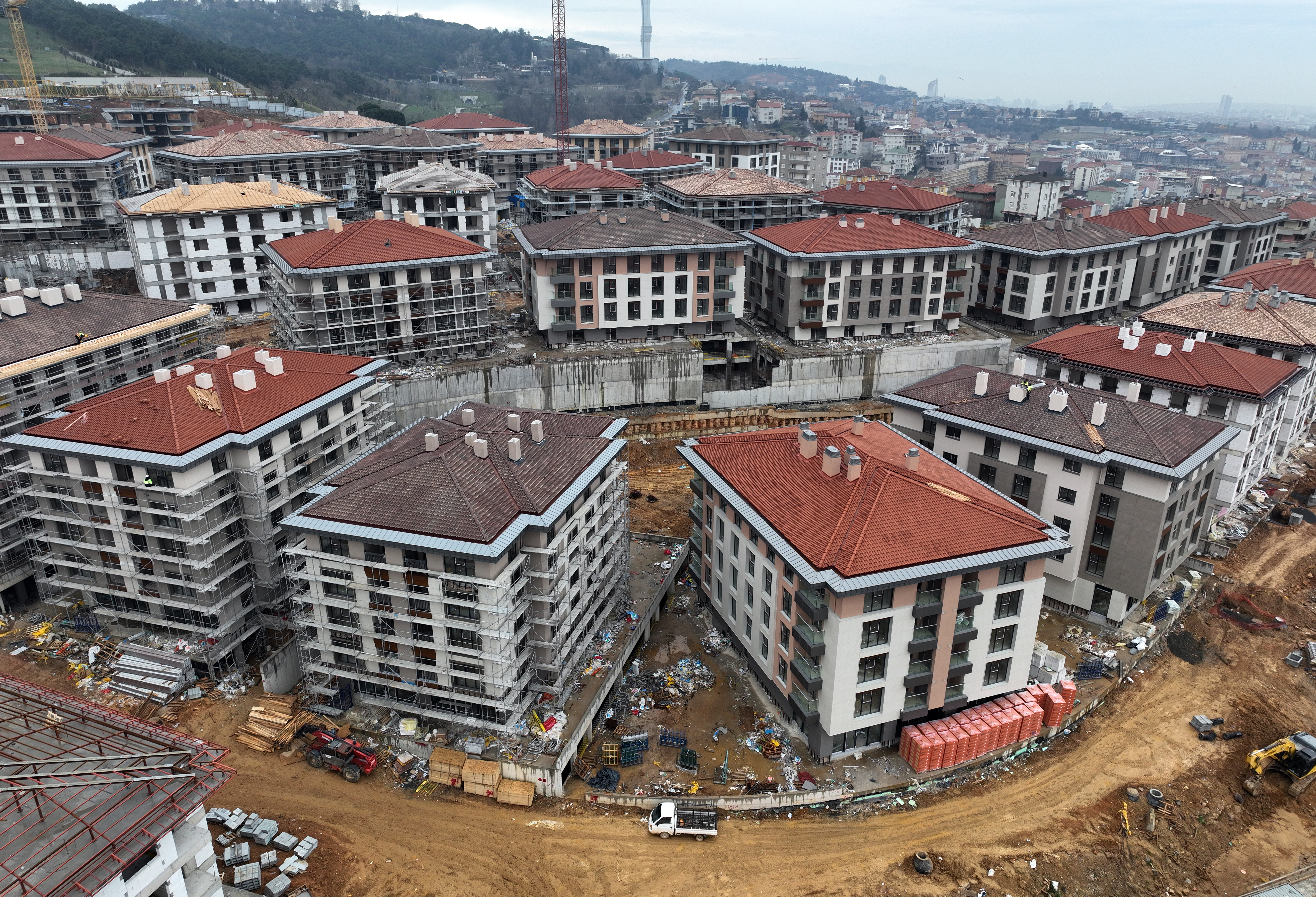 Deprem bölgesinde yapılacak konutların benzeri Üsküdar'da yıl sonunda tamamlanacak 3
