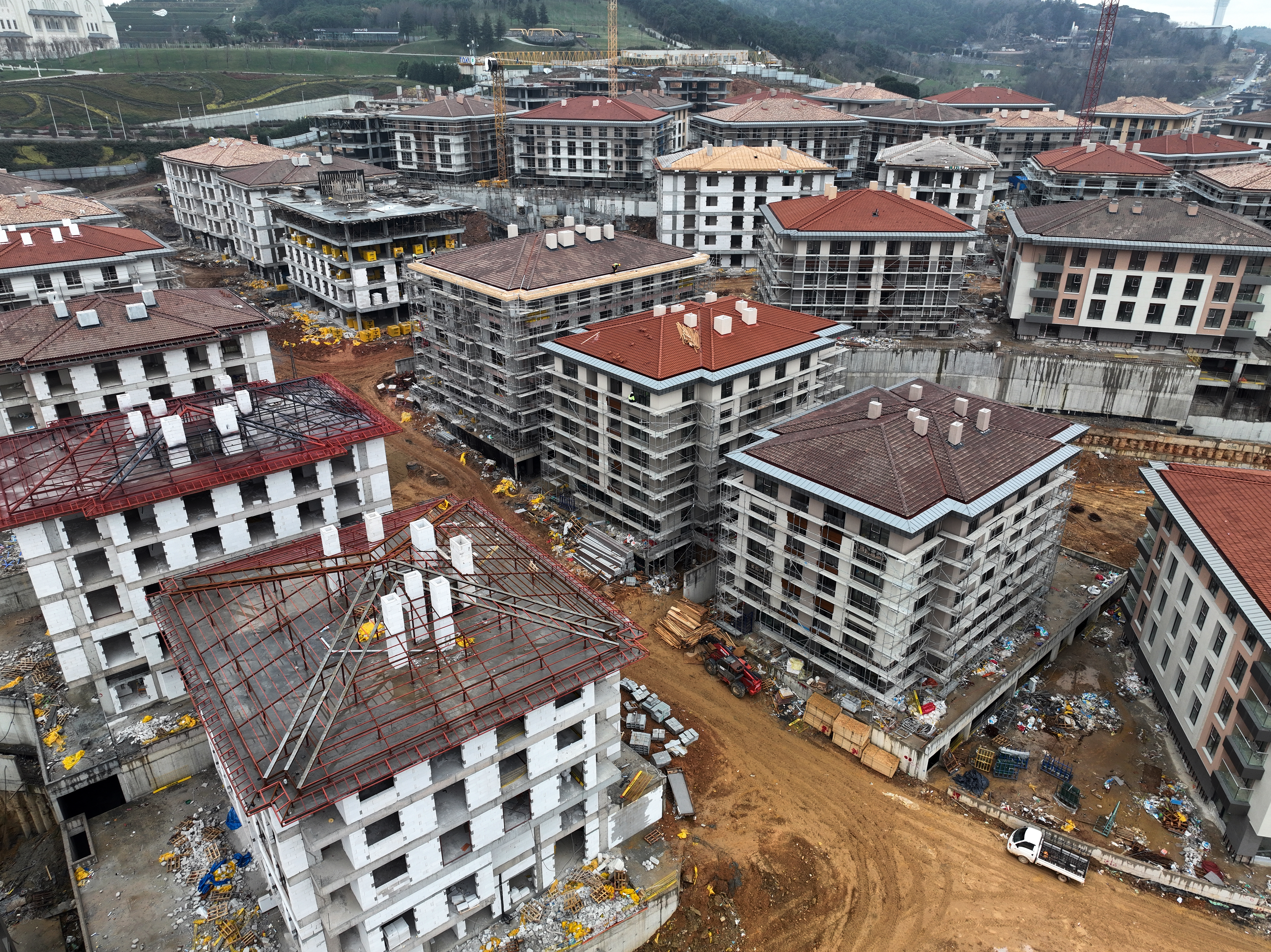 Deprem bölgesinde yapılacak konutların benzeri Üsküdar'da yıl sonunda tamamlanacak 4