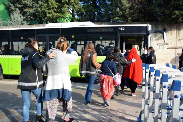 altin-kizlar-baltayi-tasa-vurdu-8-milyonluk-11-15684525_o