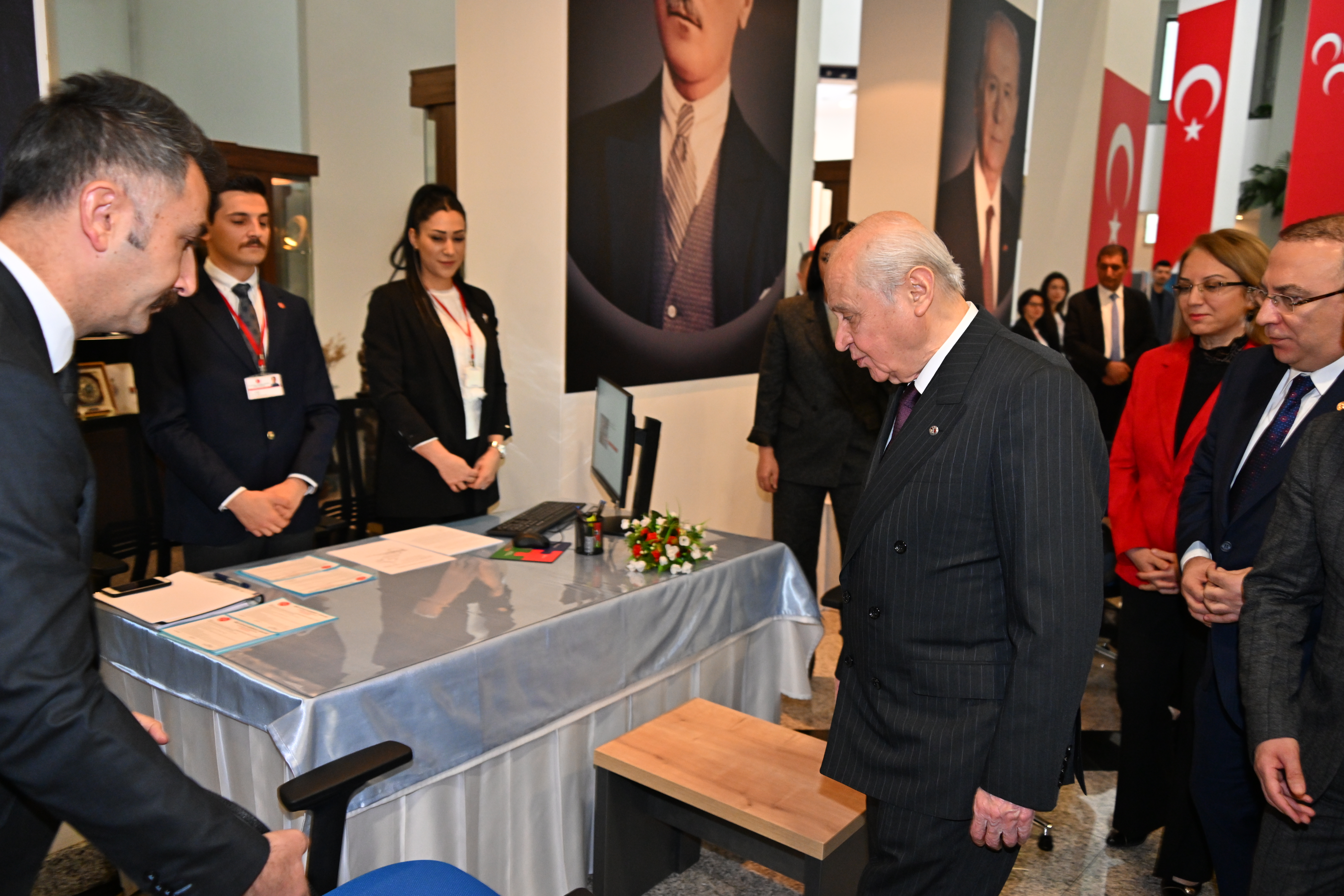 MHP Lideri Devlet Bahçeli Milletvekili seçimleri için adaylık başvurusunu yaptı 6