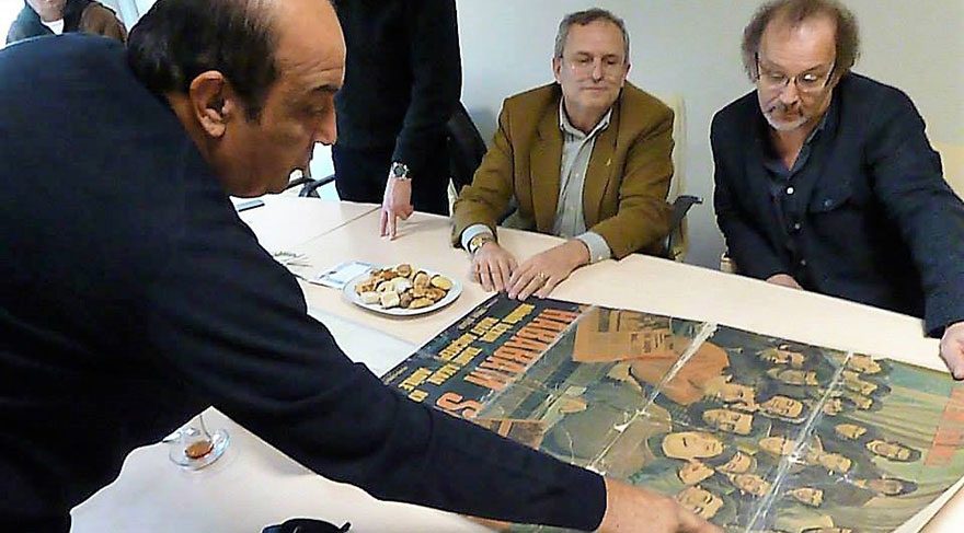 Hababam Sınıfı'nın Kıvırcık Ömer'i tahta sandalye yapıp satıyor! Eski halinden eser yok...  12