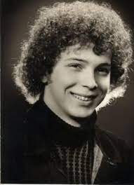 Hababam Sınıfı'nın Kıvırcık Ömer'i tahta sandalye yapıp satıyor! Eski halinden eser yok...  5