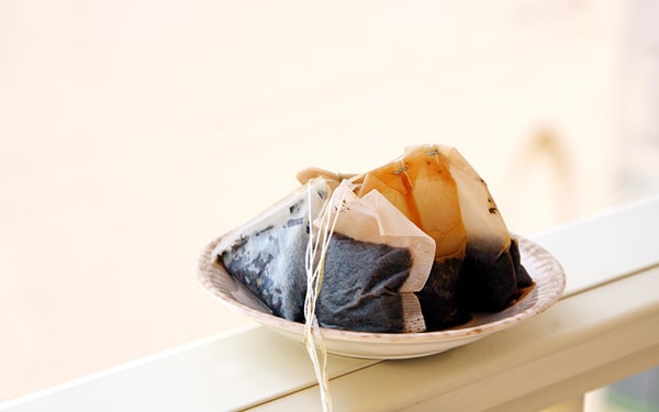 Çöpe gidişler iptal! Demlikte kalan çay posası ile 10 değerlendirme 13