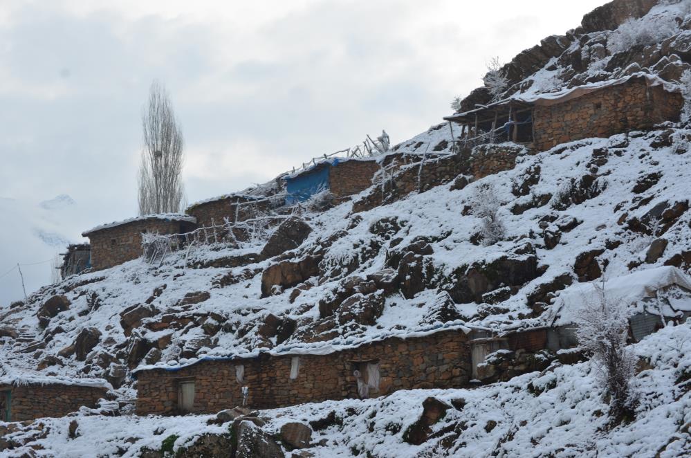 Nisan karı Şırnak'ı beyaza bürüdü 4