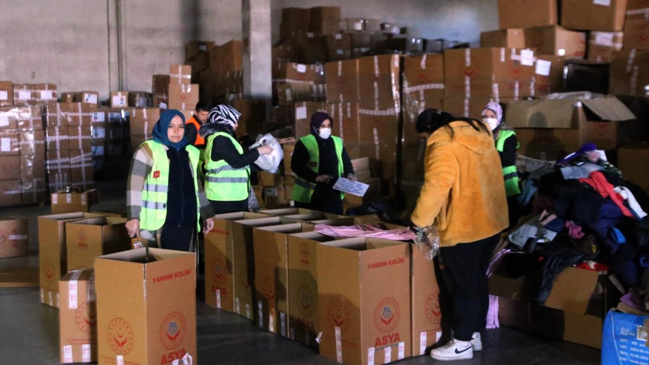 Azerbaycan'dan gelen yardımların içinden çıkan mektuplar duygulandırdı 5