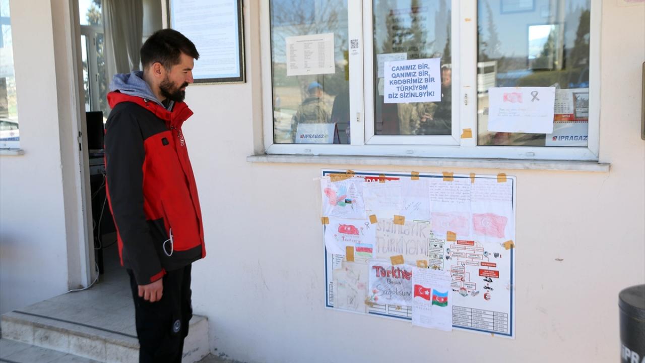 Azerbaycan'dan gelen yardımların içinden çıkan mektuplar duygulandırdı 4