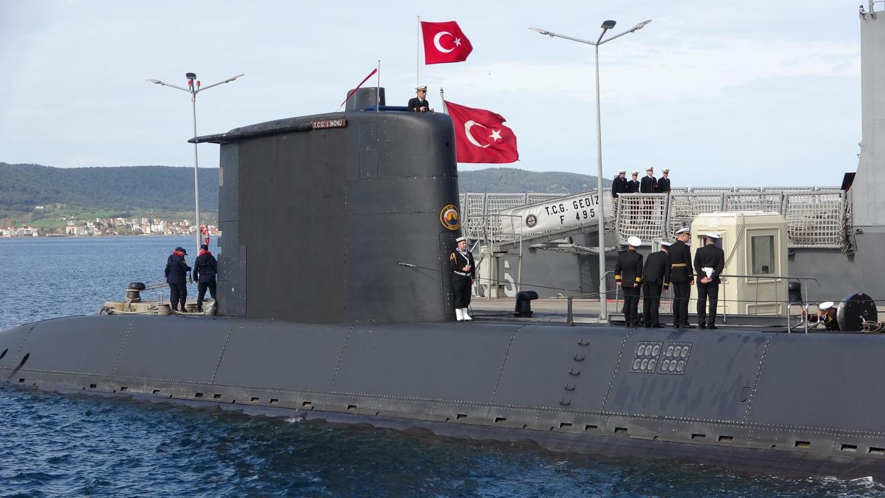 Çanakkale'de Dumlupınar Denizaltısı şehitleri anıldı 15