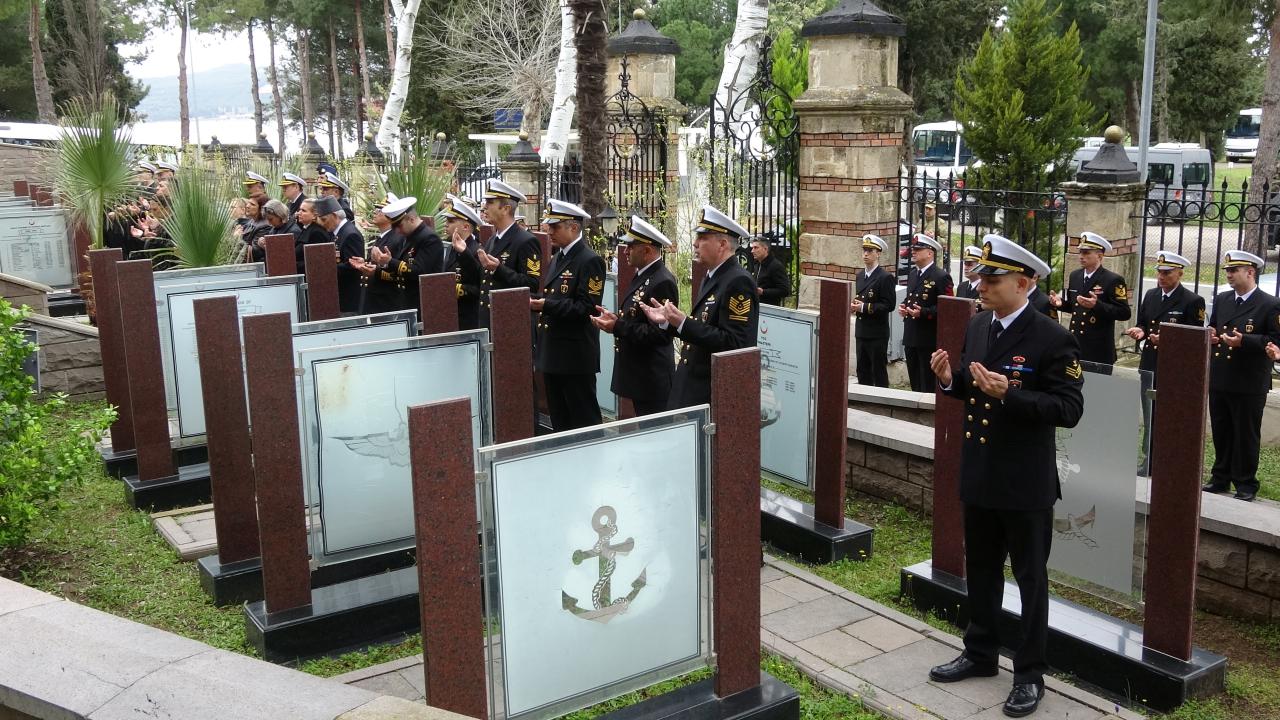 Çanakkale'de Dumlupınar Denizaltısı şehitleri anıldı 9