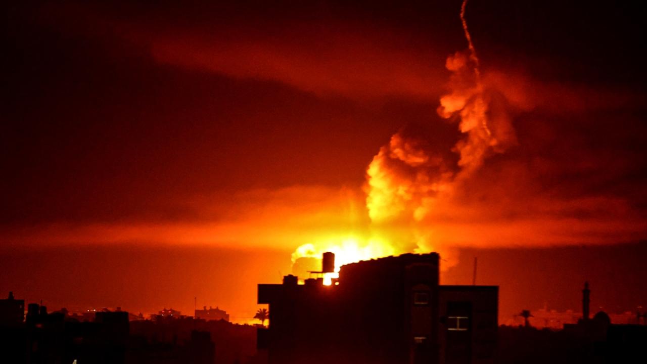 İsrail Gazze’yi vuruyor 12