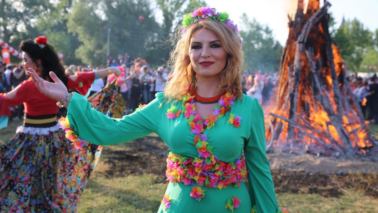 8 Nisan Dünya Romanlar Günü 4