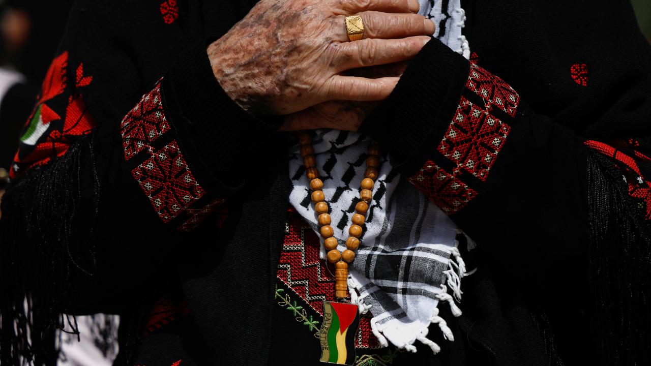 İsrail'in saldırılarının ardından Mescid-i Aksa'da cuma namazı eda edildi 22