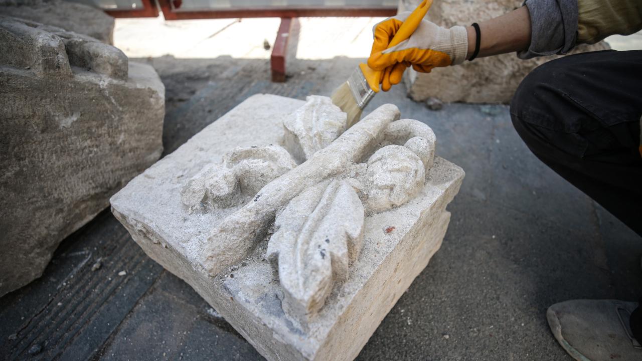 Antakya Ulu Camii'nin nitelikli eserleri kurtarılıyor 11