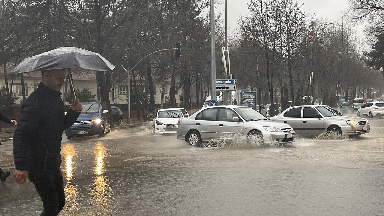21 il için "sarı" uyarı: Sağanak, fırtına geliyor… 19