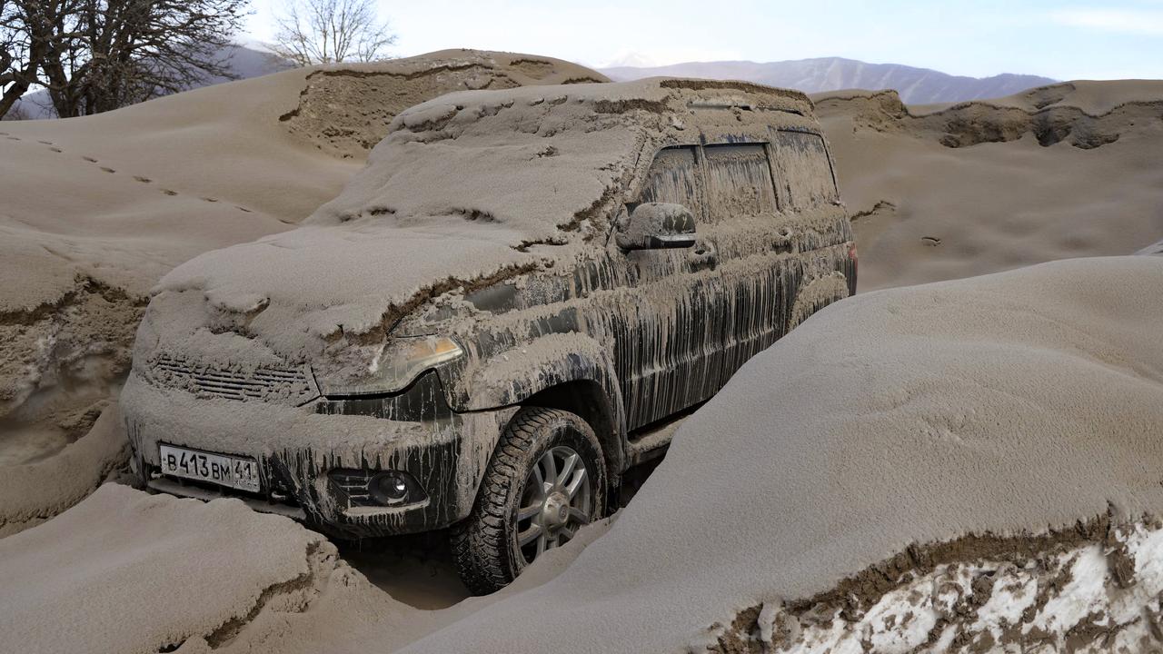 Shiveluch Yanardağı patladı: 60 yılın en büyük kül istilası 4