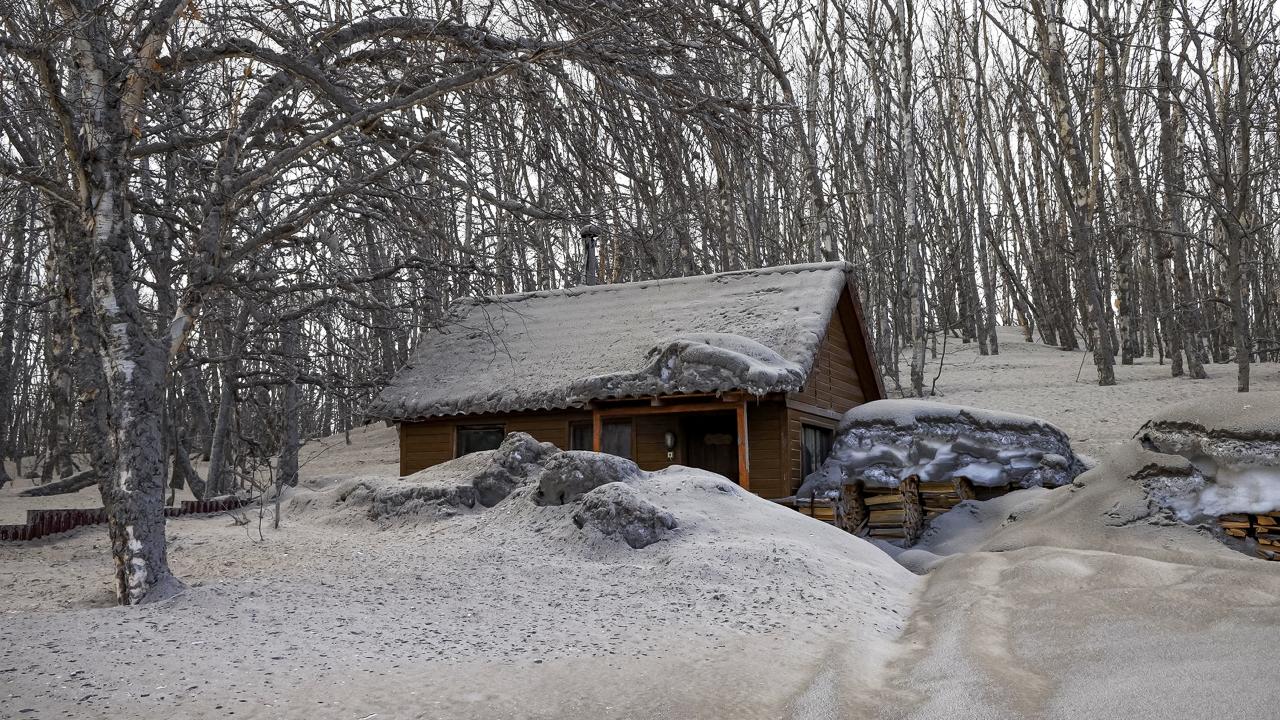 Shiveluch Yanardağı patladı: 60 yılın en büyük kül istilası 9