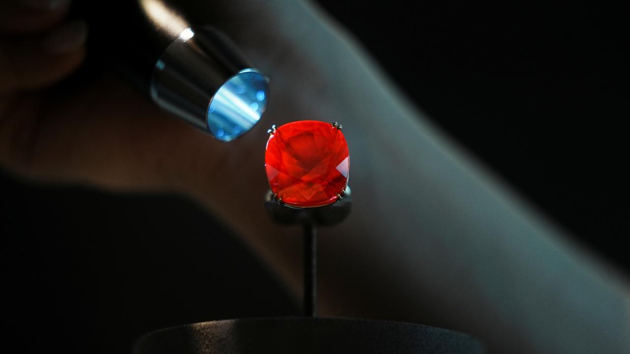 Dünyanın en büyük yakutu satışa çıkıyor 1