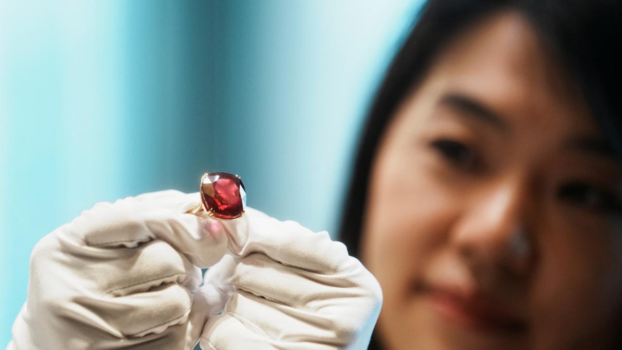 Dünyanın en büyük yakutu satışa çıkıyor 2