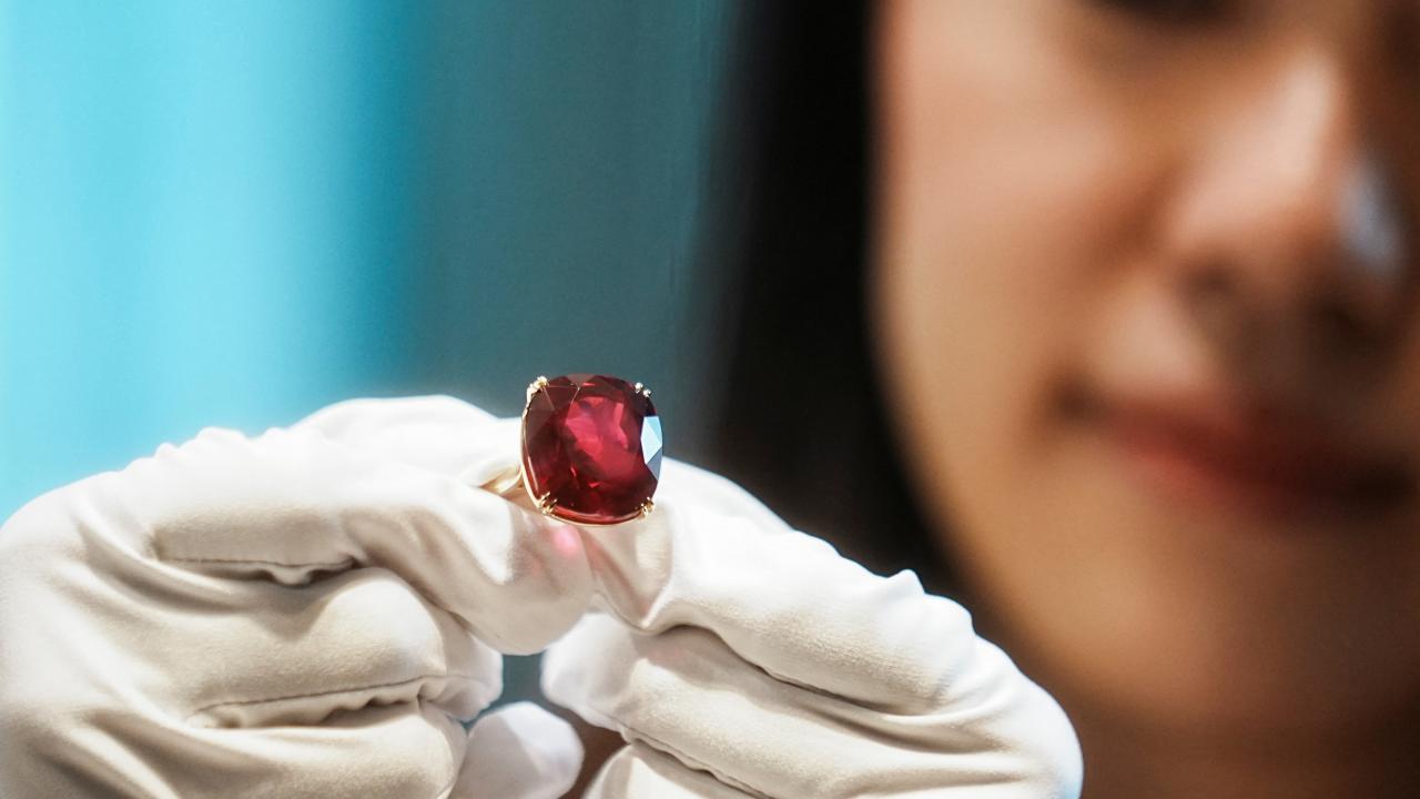 Dünyanın en büyük yakutu satışa çıkıyor 4