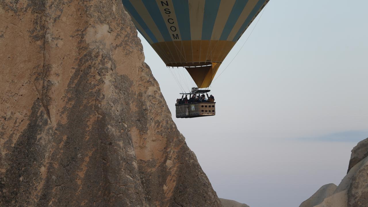 Sıcak hava balonları peribacaları üzerinde süzüldü 8