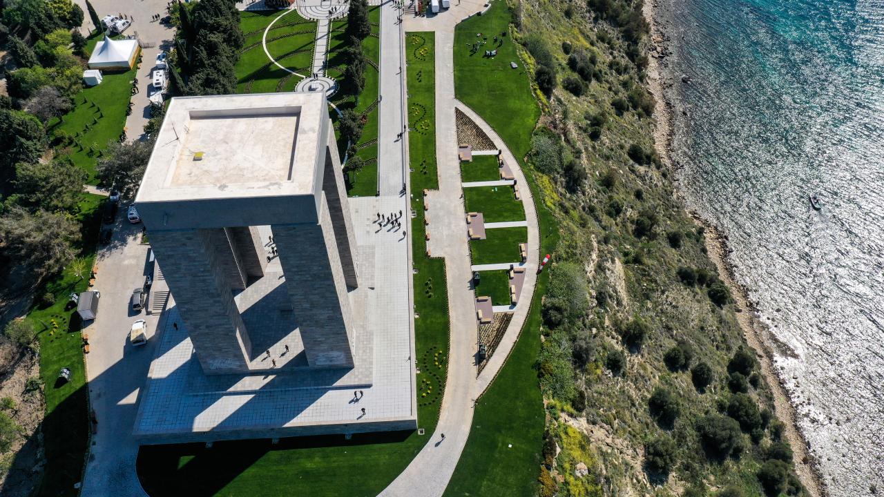 Çanakkale Kara Savaşlarının 108. Yılı'nda Şehitler Abidesi'nde tören düzenlendi 5