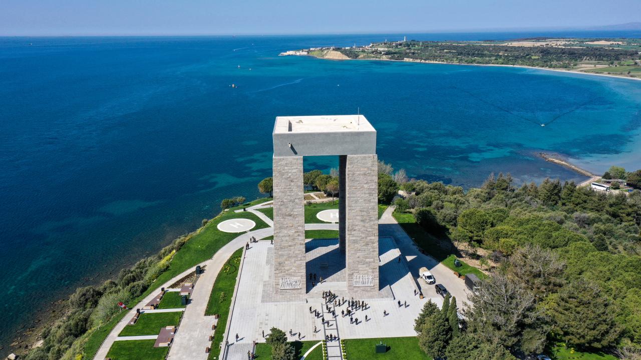 Çanakkale Kara Savaşlarının 108. Yılı'nda Şehitler Abidesi'nde tören düzenlendi 3